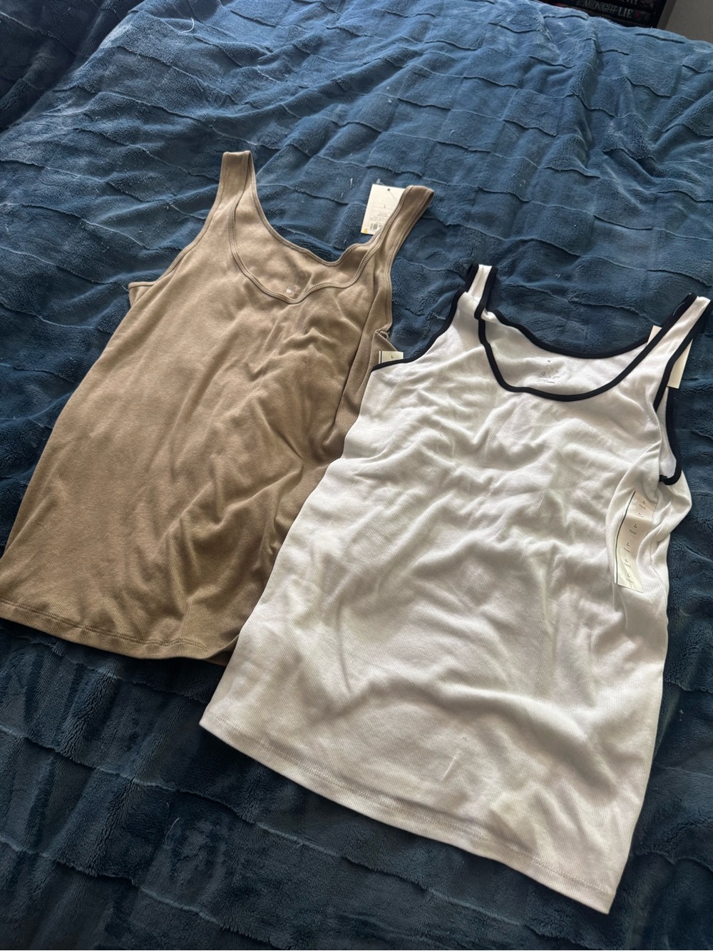 Set of Two Ribbed Tank Tops in White/black and olive green